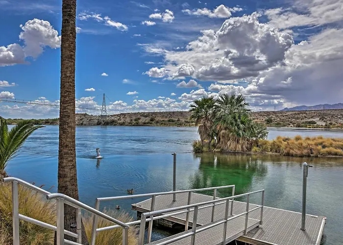 Ferienhaus Restful Riverfront Retreat W/ Private Dock + Patio