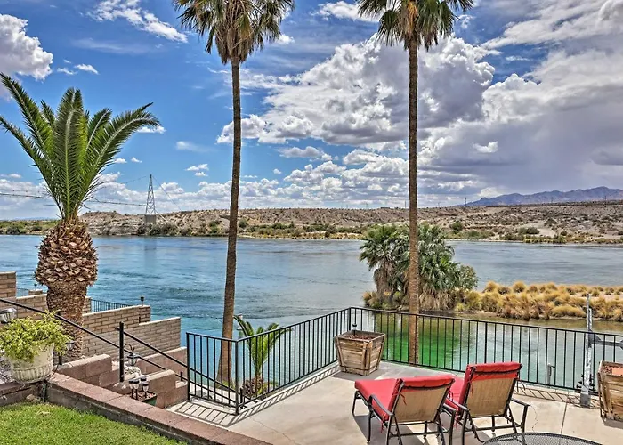 Сasa de vacaciones Restful Riverfront Retreat W/ Private Dock + Patio