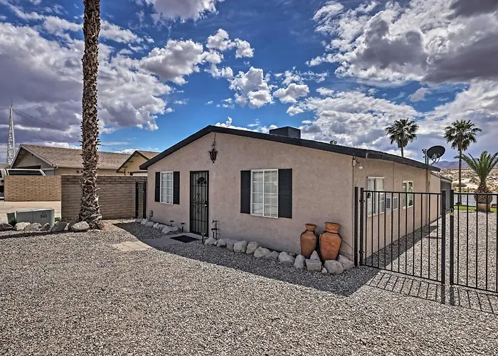 Ferienhaus Restful Riverfront Retreat W/ Private Dock + Patio